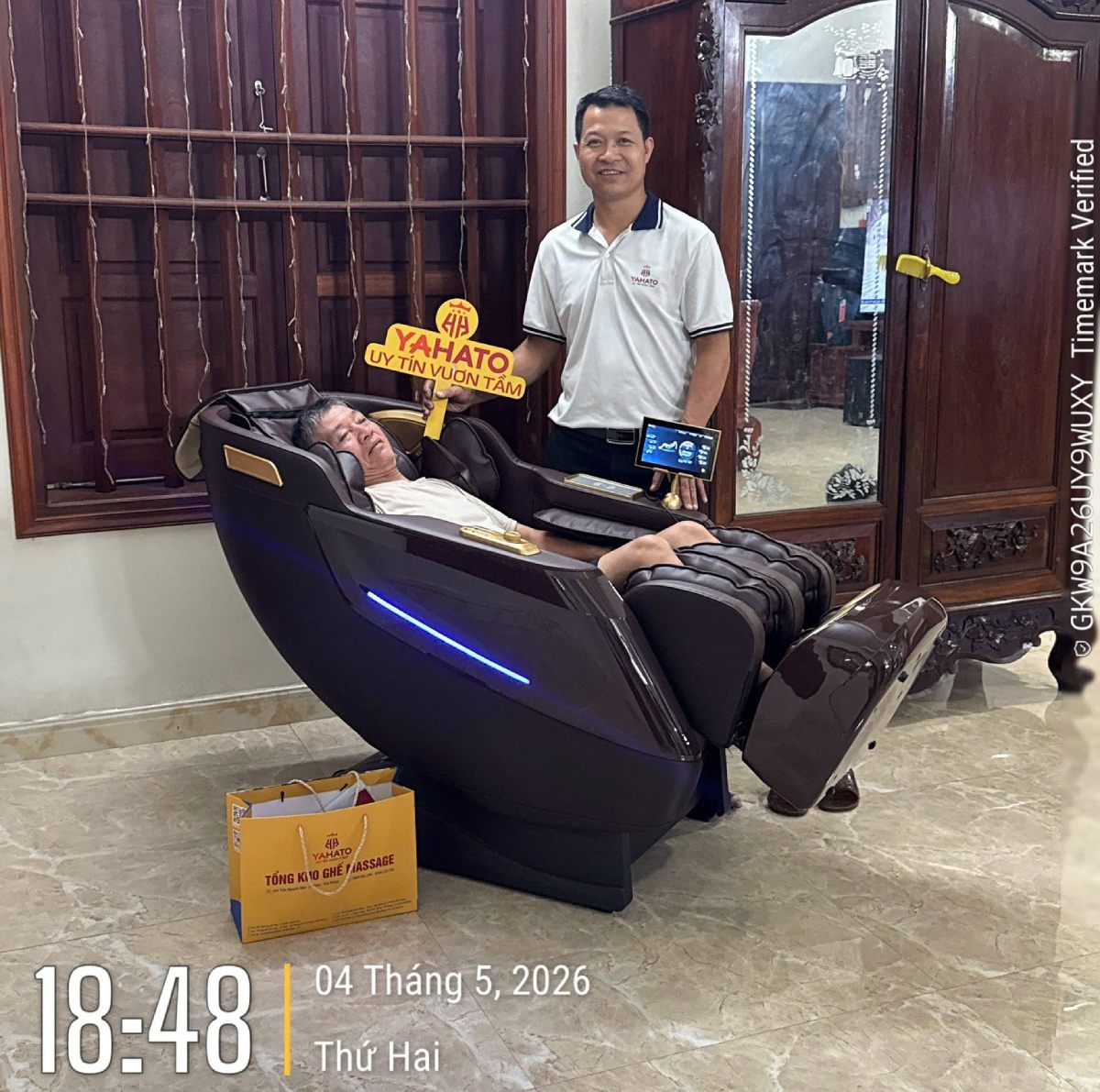 Vì sao nên mua ghế massage tặng bố mẹ?