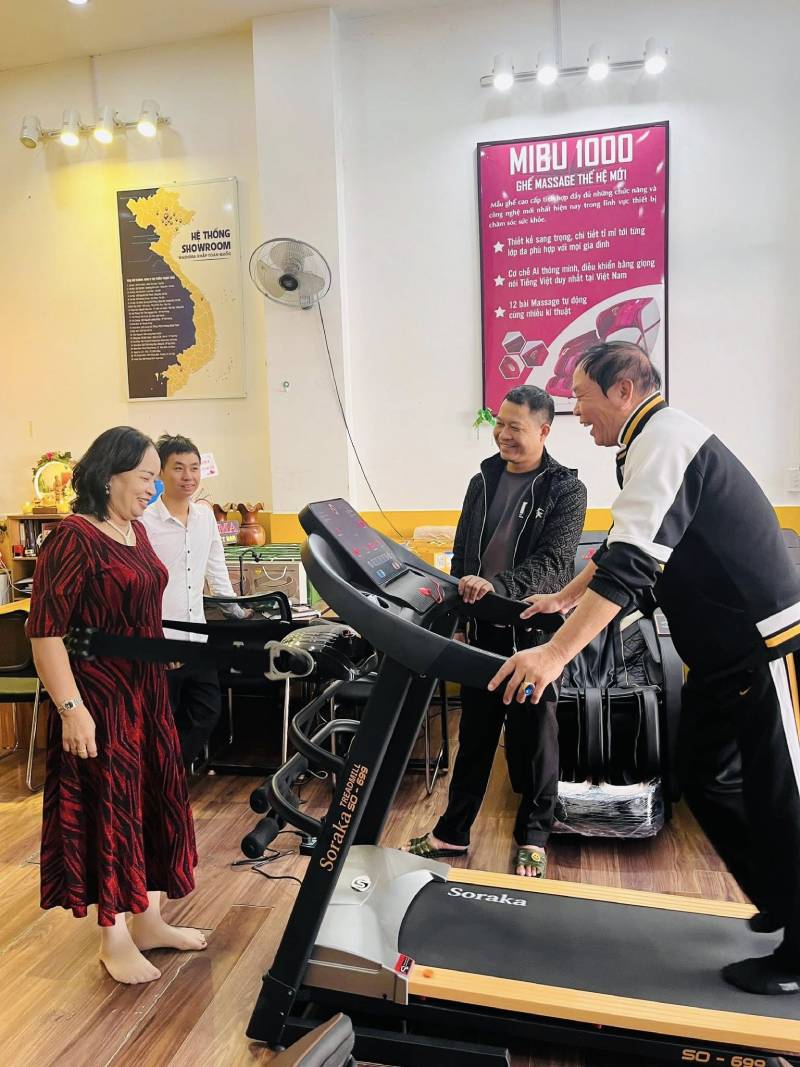 Khách cũ quay lại… nhưng không phải để mua ghế