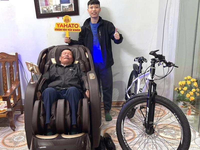   
          Trải nghiệm ghế massage 15 phút – nhiều khách quyết định mua ngay tại cửa hàng