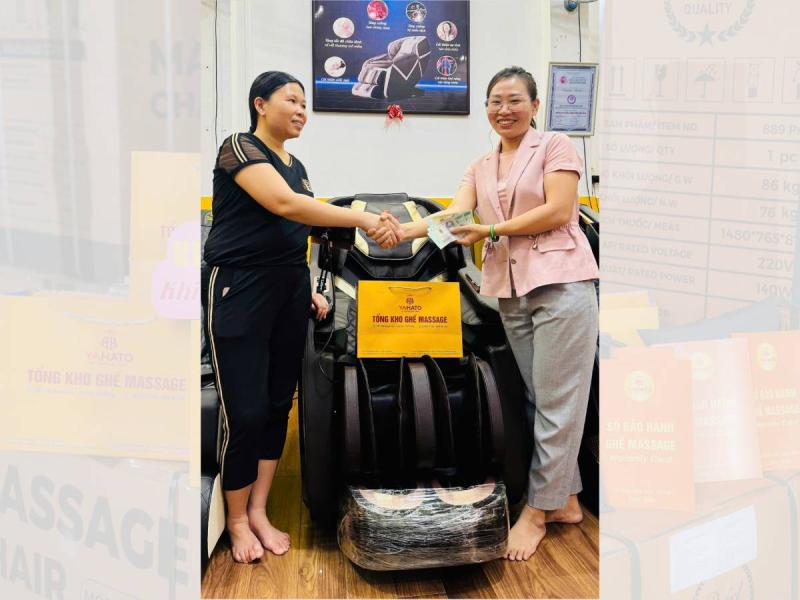   
          Lợi Ích Của Ghế Massage Đối Với Người Làm Văn...